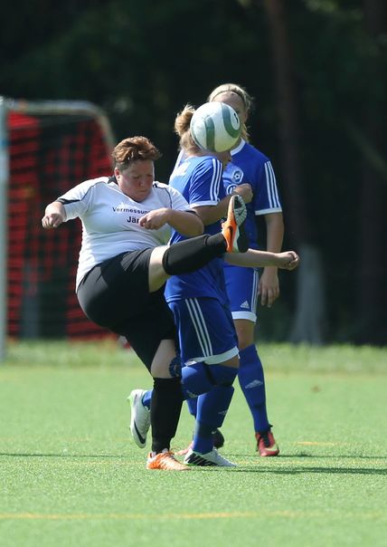Preußen-Spielerin Katharina Mücher hatte in der ersten Halbzeit viel Pech, als ihr Schuss aus elf Metern nur an die Latte ging.
