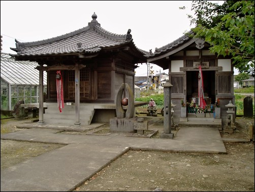 宝泉寺　観音堂と延命地蔵堂