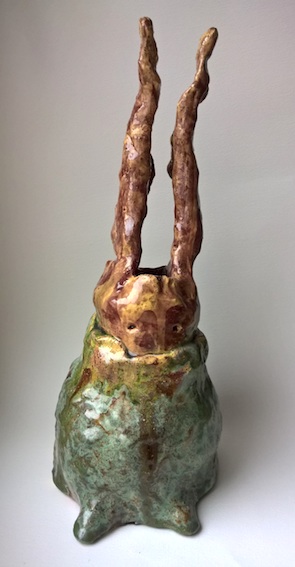 Erschrockener Engel, Keramik glasiert, 1997 