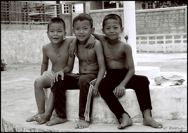 Drei Freunde, Indonesien