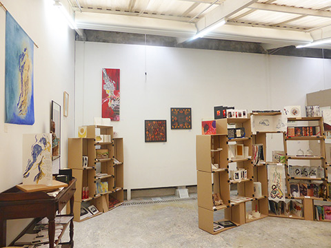 Exposition de la Bibliothèque vagabonde dans l'atelier "31" à Montreuil (93)