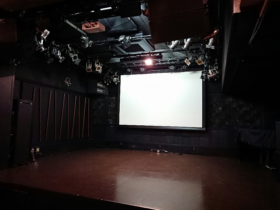 <font size="2">大型スクリーン</font>
