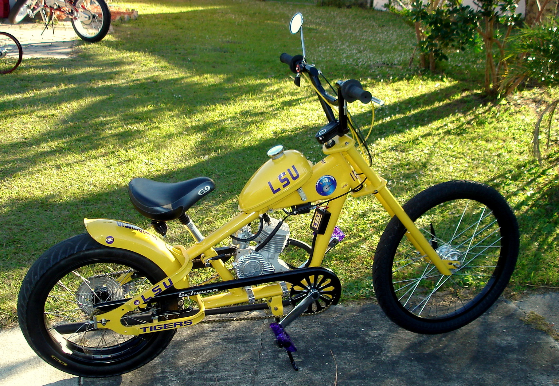 PHOTO GALLERY Gas & Electric Bike Builds PedalChopper