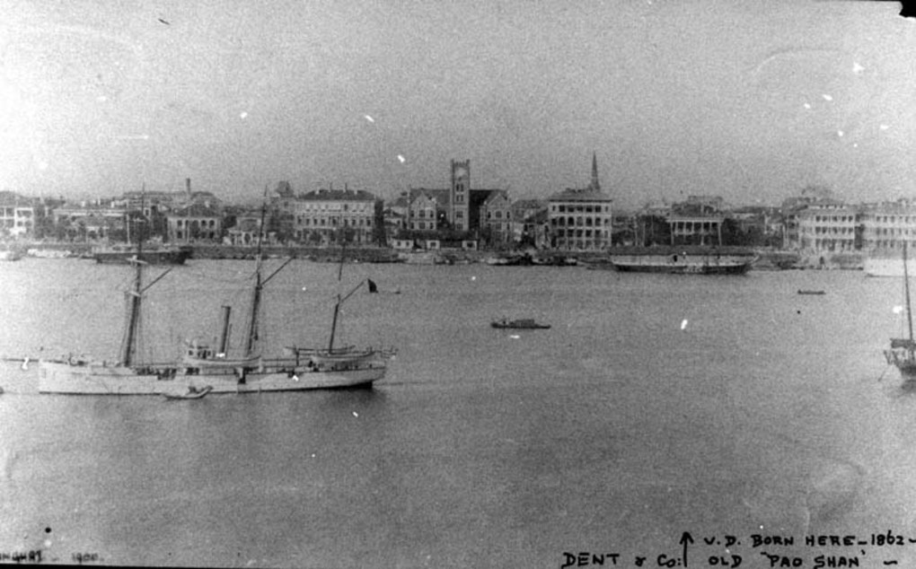 The Bund in 1900. Source: https://www.virtualshanghai.net/Photos/Images?ID=8