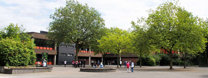 Leibniz-Gesamtschule Duisburg, Pausenhof