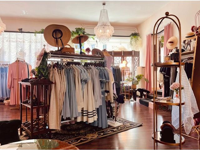 PowderRoom Vintage Boutique in Zürich. Ladengeschäft in Wiedikon Kreis 3 Stadt Zürich.
