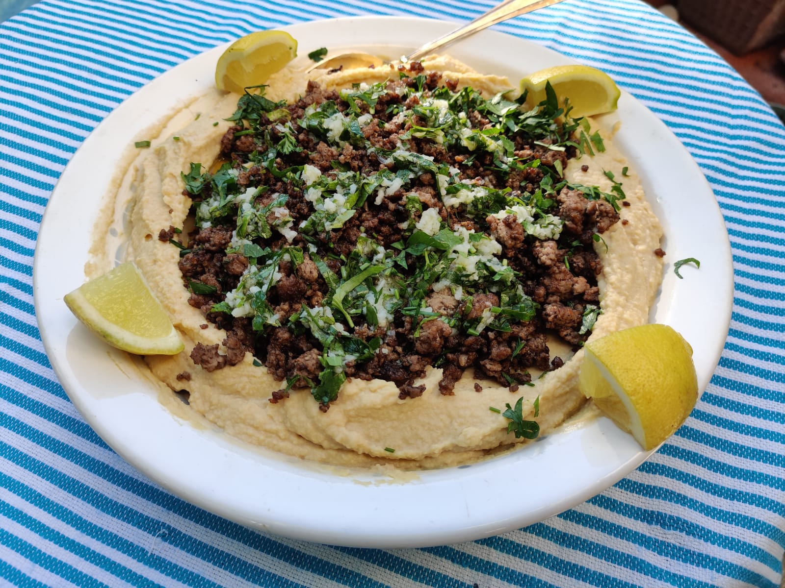 Hummus bi Lahm - Hummus mit Fleisch