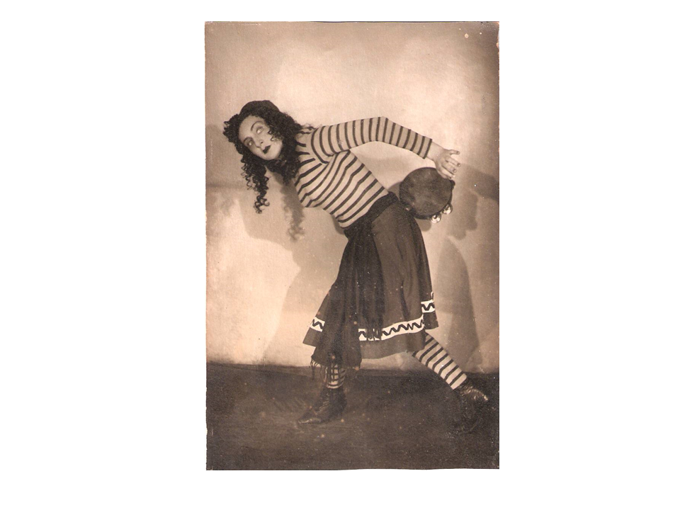 Рыночная танцовщица, «Колдунья», 1948