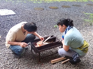 秋は炎と向き合うアウトドアクッキング