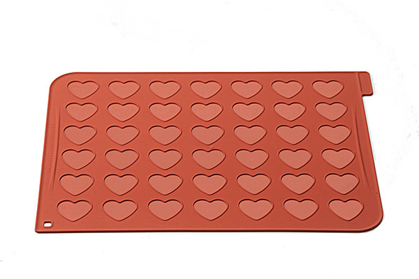 tappetino con 24 cuoricini per maccaron 