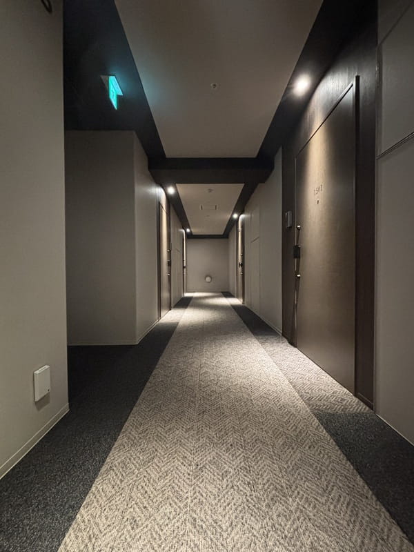 マンション内廊下