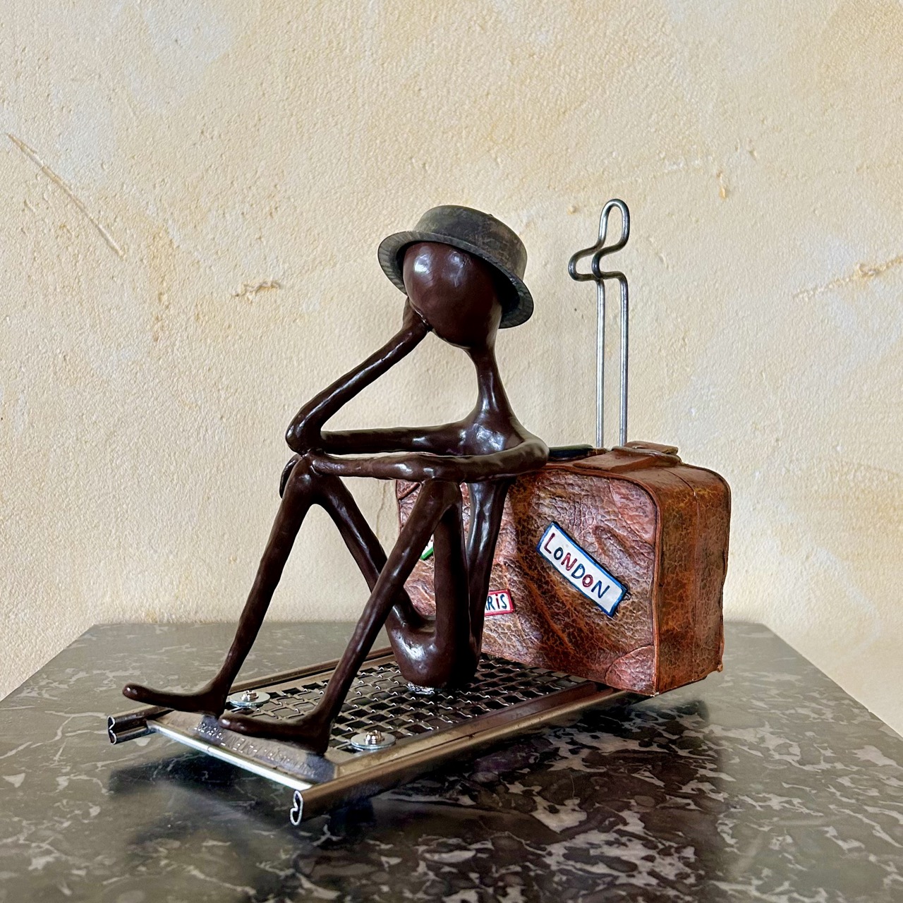 En transit - H21 x B14 x T23 cm