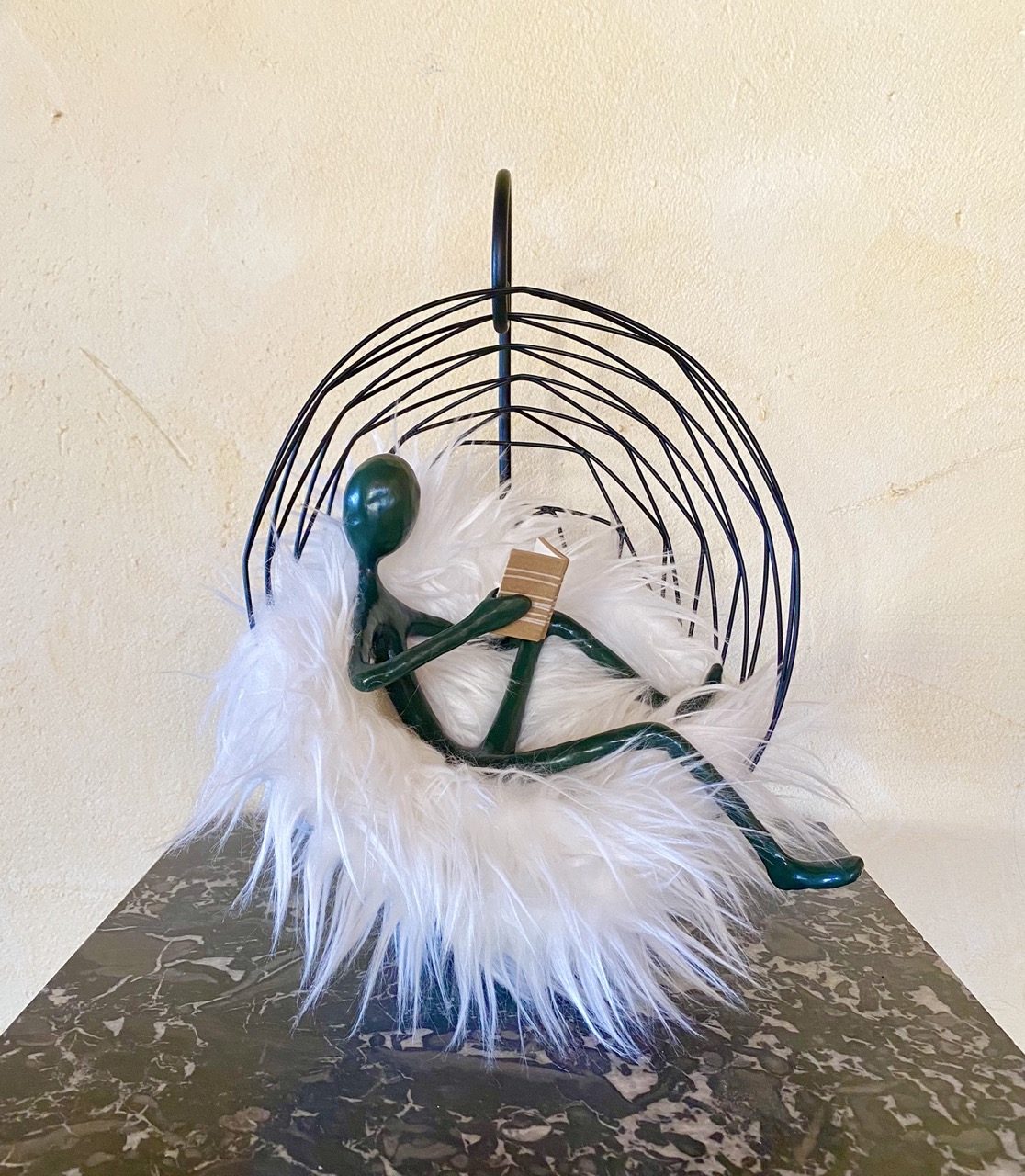 Cocooning - H32 x B24 x T16 cm (verkauft)