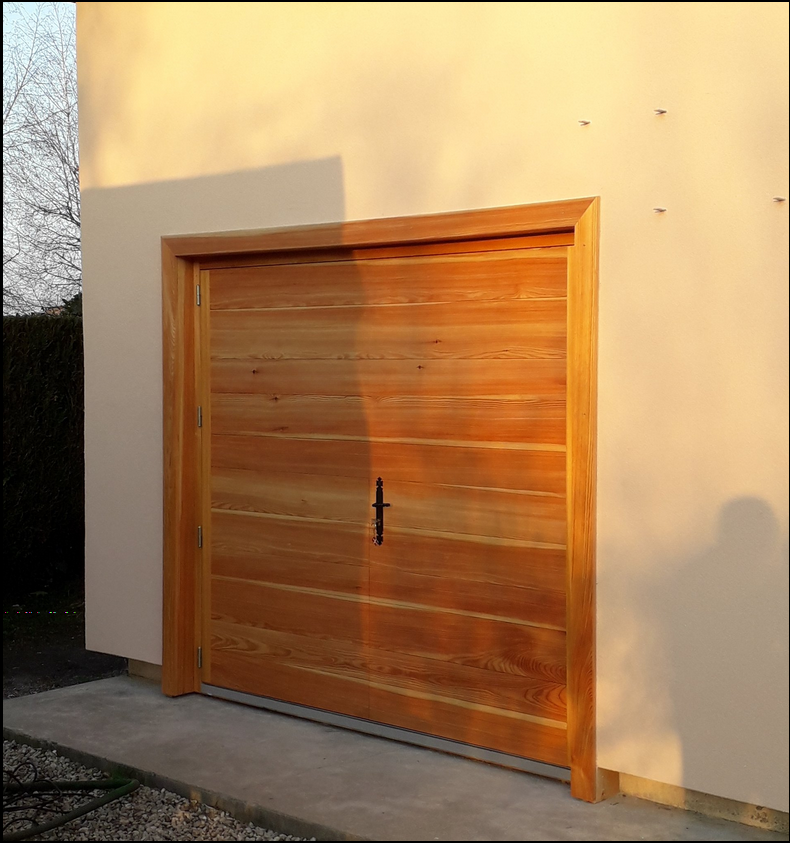 Porte de garage en Mélèze