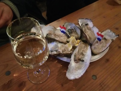 oysters, streetfood, market, whitewine, chardonnay, aperitif