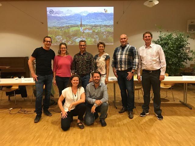 Der neue Vorstand (hinten, v.l.n.r.): Ralph Stacher, Andrea Moser, Thomas Burri, Jasmin Stacher, Robert Schütz, Marc von Känel. Vorne: Daniela Küng, Thomas Ledermann. Nicht auf dem Bild: Tamara Haupt. Foto: Barbara Tudor