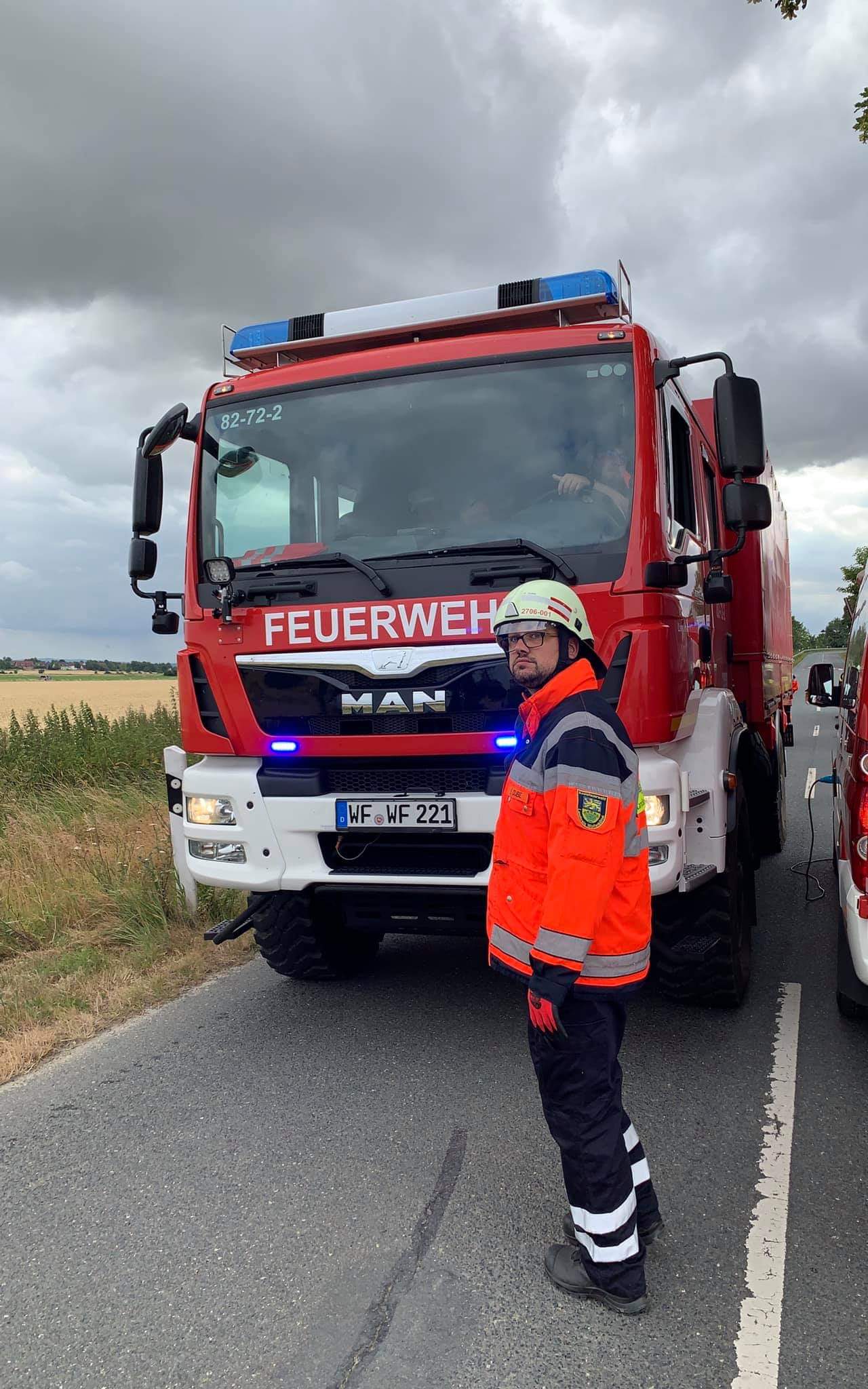 Dekon Einsatz am 09.07.2019: Patrick Dube vor dem GW Dekon P2 aus der FTZ Schladen