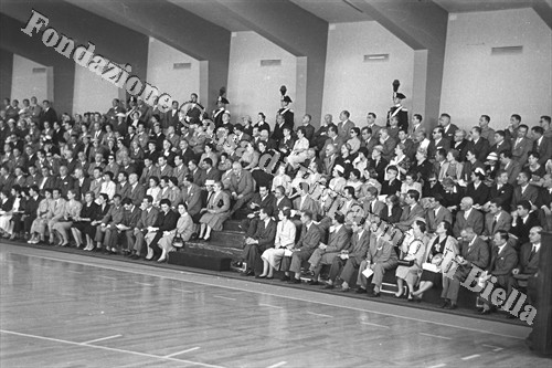 Il pubblico presente alla cerimonia di inaugurazione (Fondazione Cassa di Risparmio di Biella, archivio Cesare Valerio)