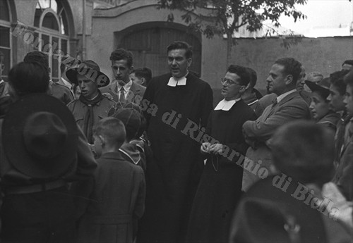 Fratel Consolato "Kimbi" e fratel Tarcisio "Camoscio montano", guide e ispiratori degli scout biellesi (Fondazione Cassa di Risparmio di Biella, archivio Cesare Valerio) 