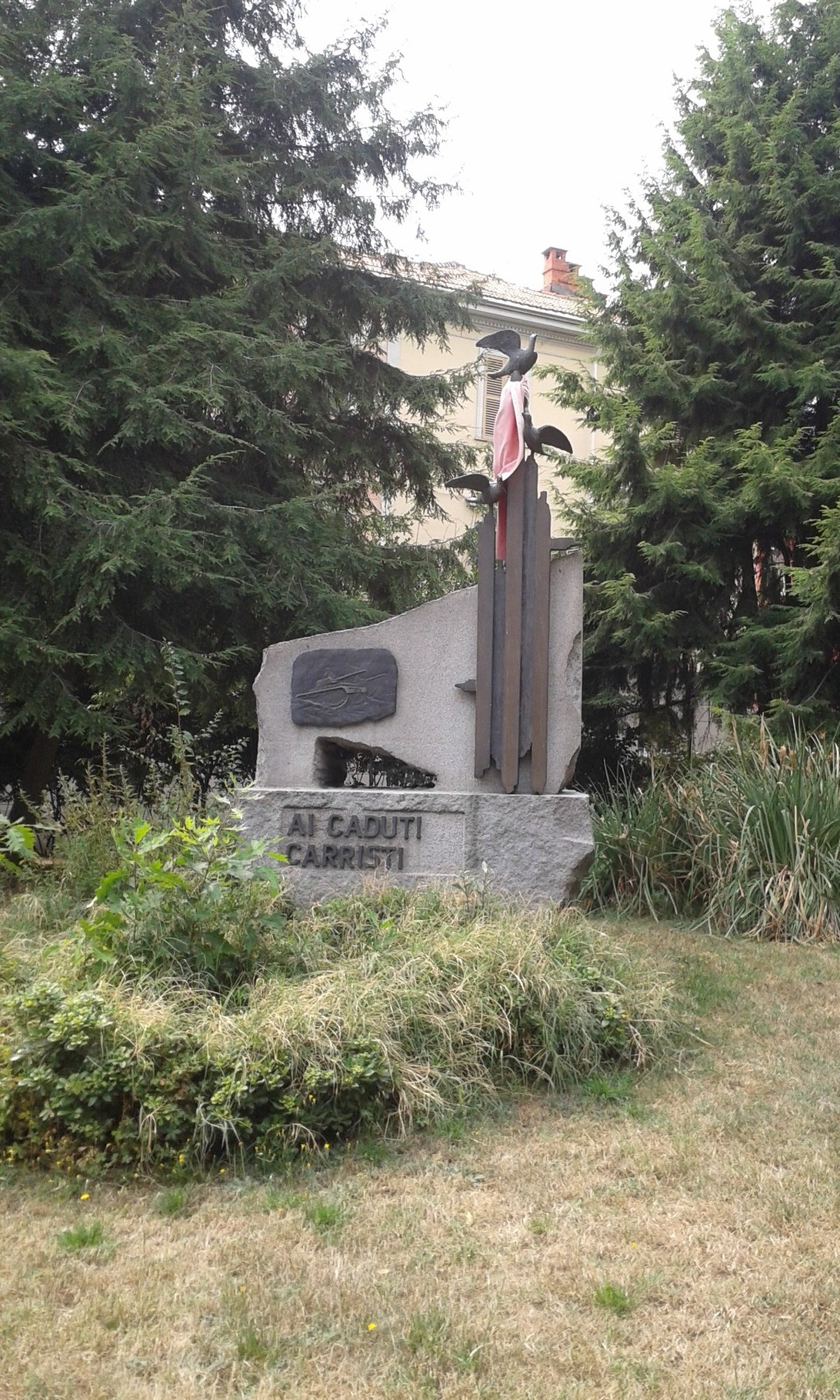 Il monumento ai Caduti Carristi inaugurato ai Giardini Alpini d'Italia nel settembre 1988