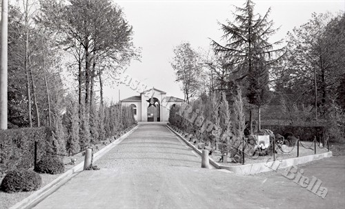 Un albero per ogni Caduto della Grande Guerra - Il Parco della Rimembranza di Crocemosso, 1923 (Fondazione Cassa di Risparmio di Biella, archivio Lino Cremon)