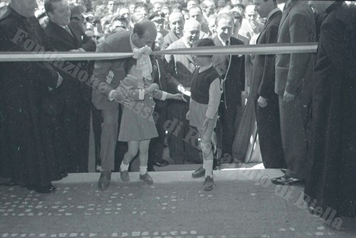 Un momento della cerimonia di inaugurazione (Fondazione Cassa di Risparmio di Biella, archivio Lino Cremon)