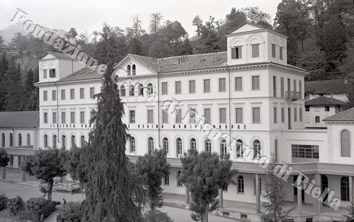 L'Istituto professionale "Regina Montis Oropae", 1953 (Fondazione Cassa di Risparmio di Biella, archivio Lino Cremon)