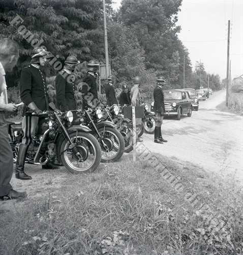 I corazzieri motociclisti di scorta al corteo presidenziale (Fondazione Cassa di Risparmio di Biella, archivio Lino Cremon)