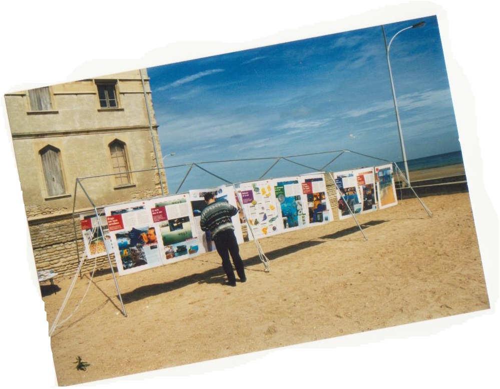 Exposition à Lion sur Mer en Juin 2000