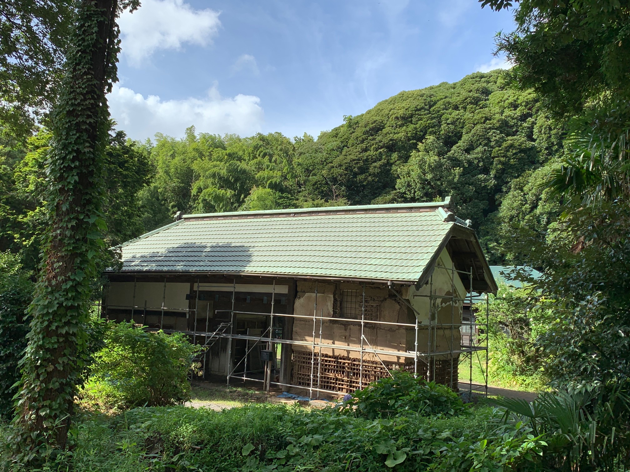 富津市本郷　古民家再生　長屋門全景