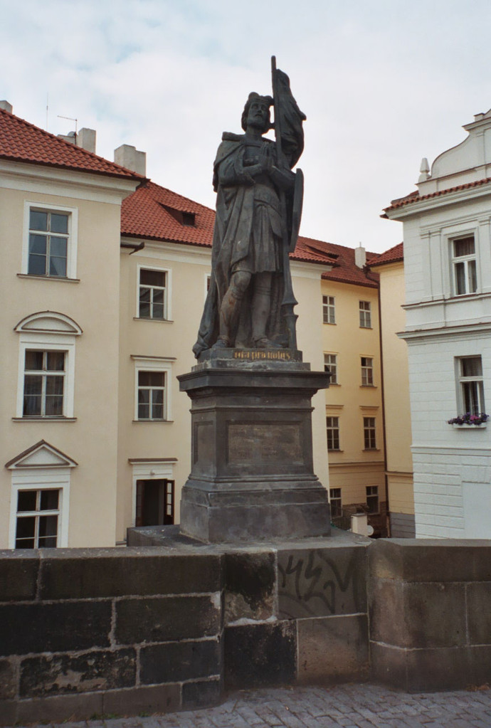  St-Wenceslas, standbeeld op de Karel Brug. Dit is het 1ste beeld rechts vanaf linker oever (Lesser Town).