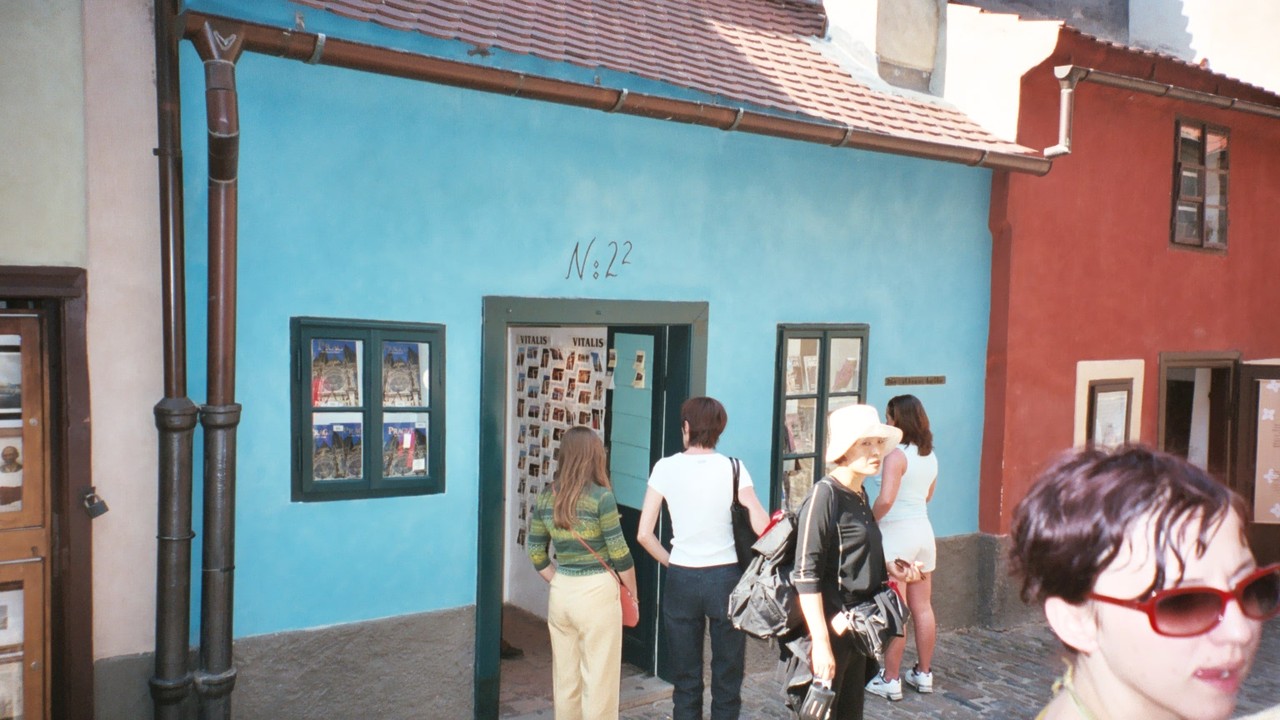 Het gouden straatje nr 22. Het huis waar Dr Franz Kafka nog gewerkt heeft.
