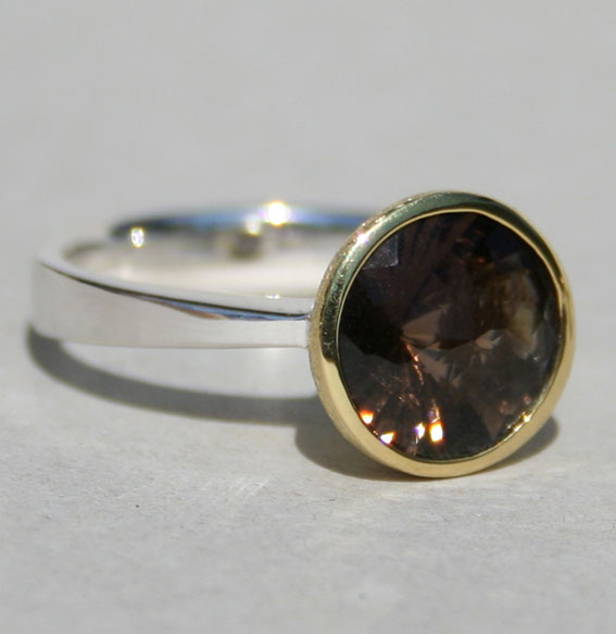 ring-rauchquarz-braun-wirbelschliff-sterling-silber-925-fassung vergoldet