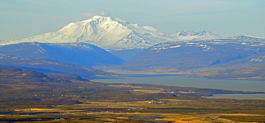 Der Berg Snæfell befindet sich nördlich des Eyjabakkajökull, der nordöstlichsten Gletscherzunge des Vatnajökull.