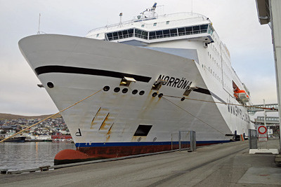 Die Norröna an ihrem Liegeplatz im Hafen von Tórshavn.