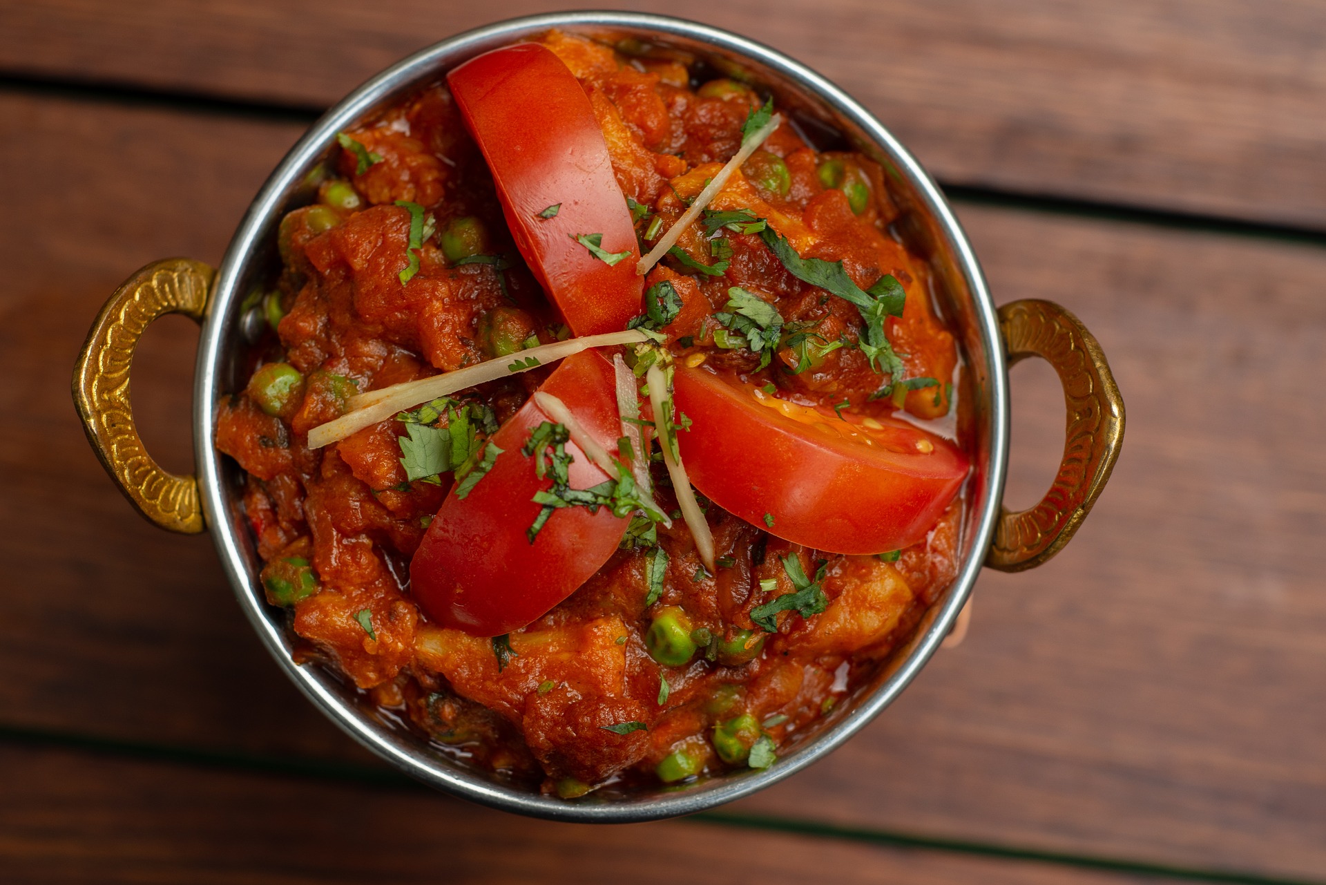 Dahl de lentilles corail à la tomate