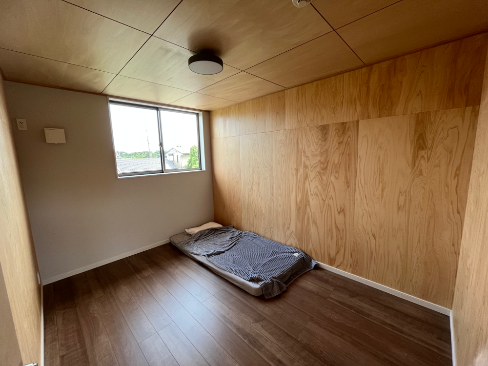 個室②private room セミダブルベッド（120×200）