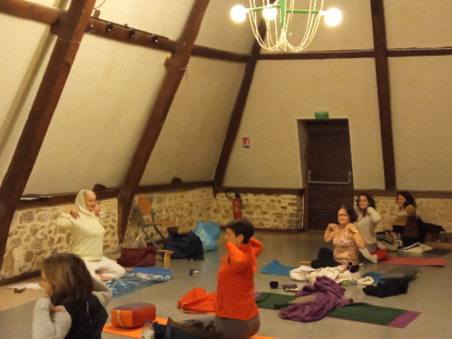cours de yoga  à la maison de la culture de Marmignole à Désertines