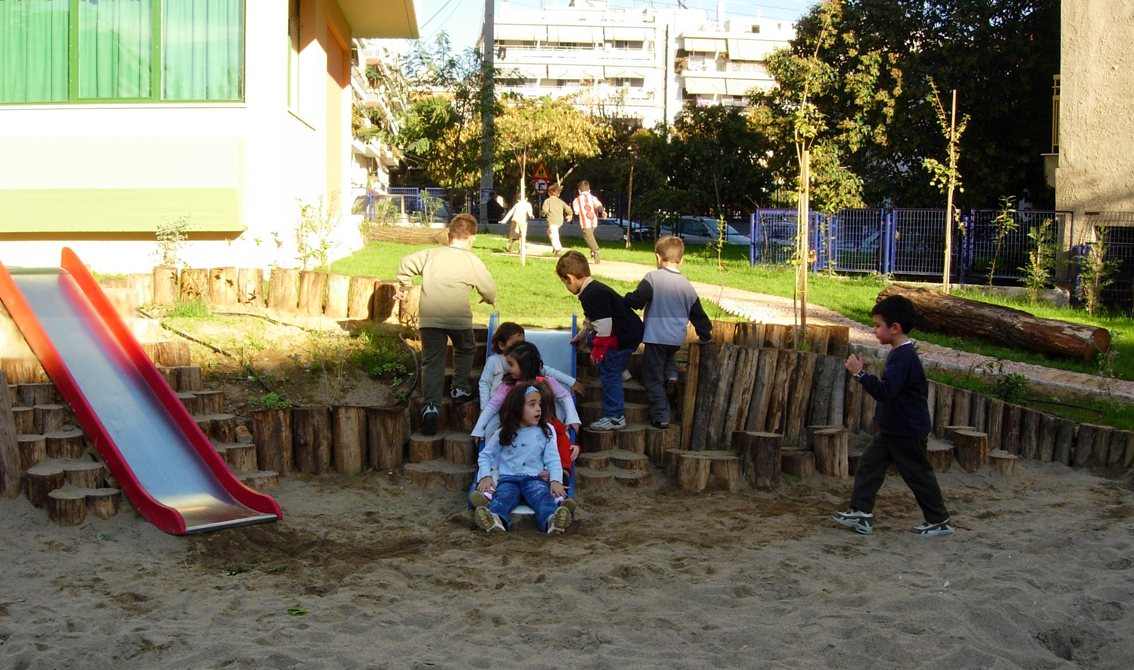 Ecole maternelle "Manavi", Aire d'activités éducatives et de jeux.