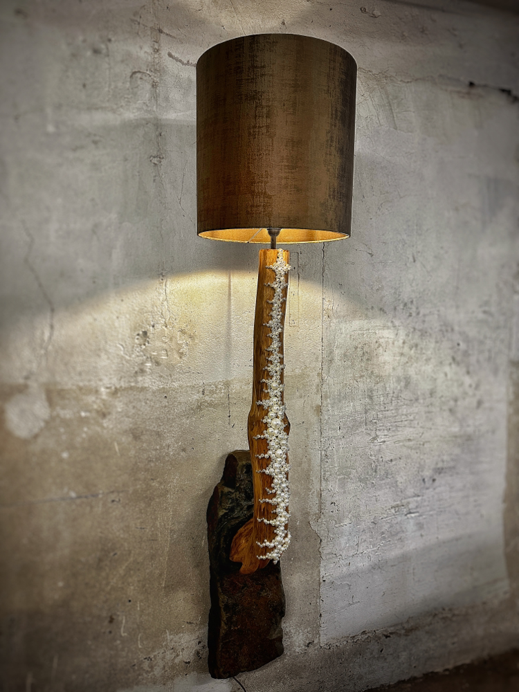 Wandlampe „Tepuy“ 1,90m hoch mit ca.500 Swarovski Steine besetzt 