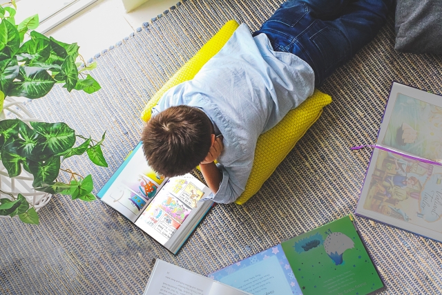 お子さまを読書好きにする方法