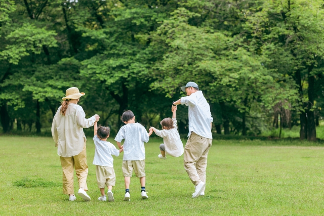 子どもへの言い訳が生む、逃げ足の速い大人とつまらない防衛本能