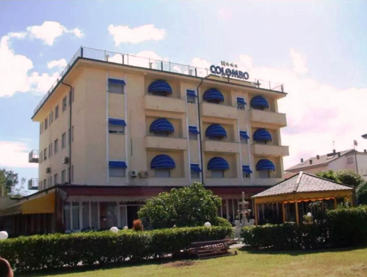 Hotel Colombo - Viale Colombo, 161 - 55041 Lido di Camaiore (LU)