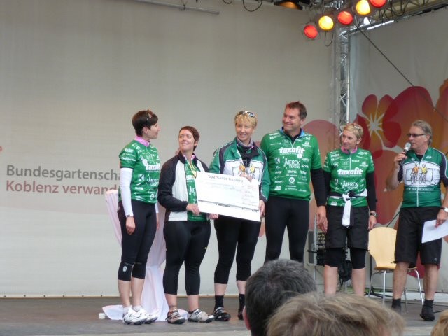 Scheckübergabe der RPT GmbH an die VOR-TOUR der Hoffnung (2011)