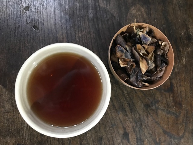 ツタンカーメン豆の莢茶　莢茶葉