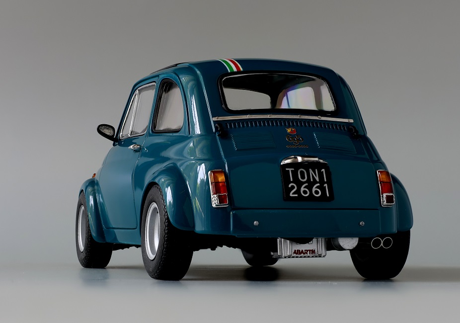 FIAT ABARTH 695SS 製作記 ④完成作品画像 - 1/24に夢中！（模型転倒虫のカーモデルページ 製作記・ギャラリー）