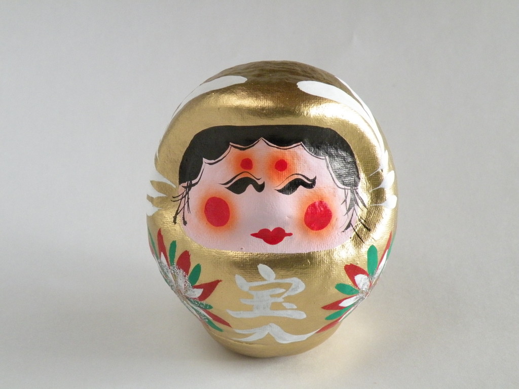女顔（姫顔）のミニ達磨さん。金色です