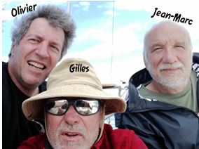 TROIS HOMMES