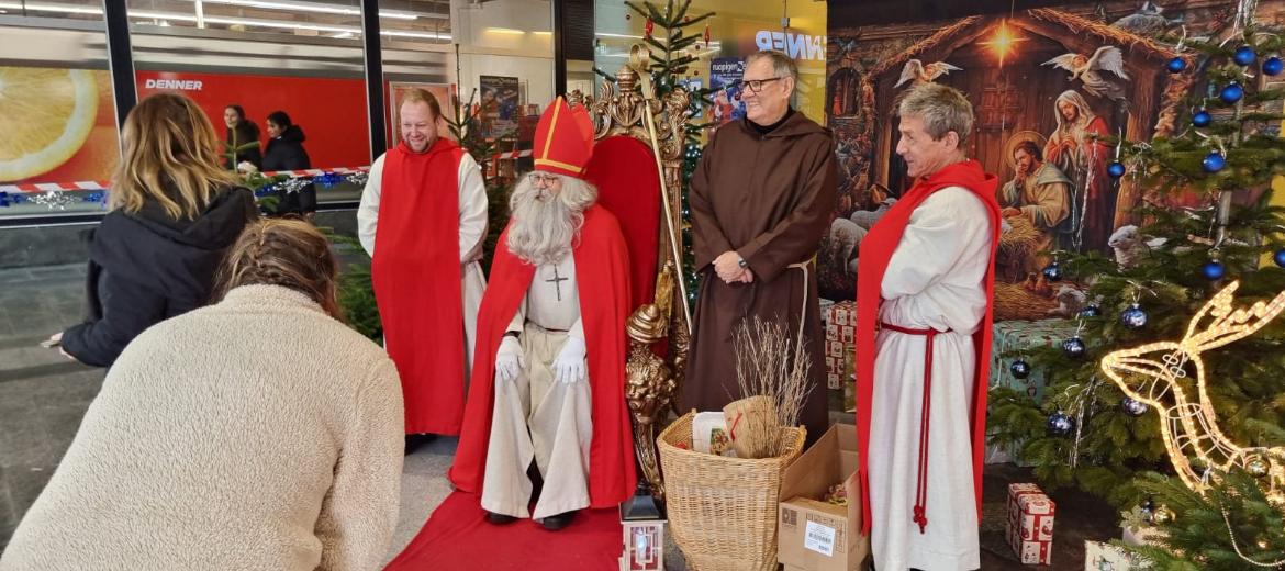 Unser Samichlaus besuchte über 100 Kinder im Ruopigen Zentrum Reussbühl 
