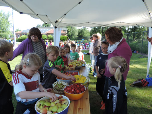 Obststand beim Sportfest 2016